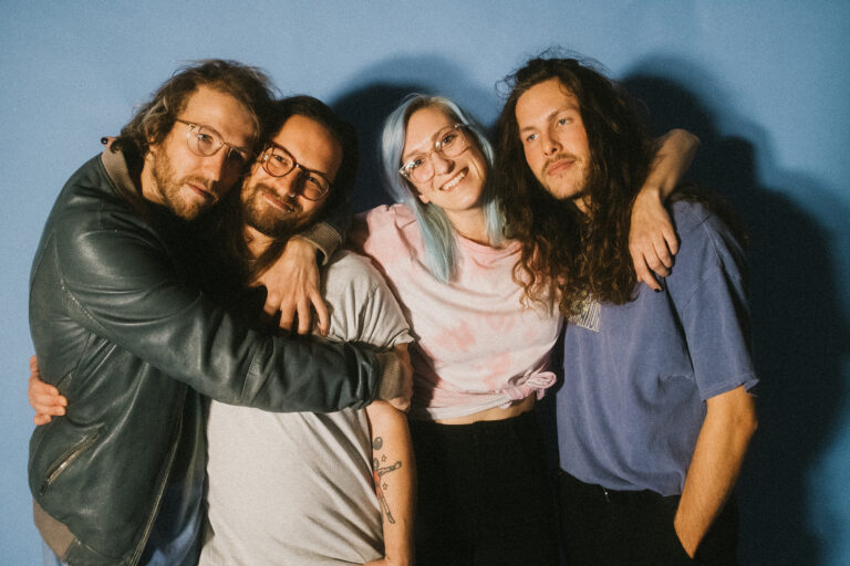 Still Talk veröffentlichen am Freitag „A Short Collection of Songs About How Easily I’m Distracted“