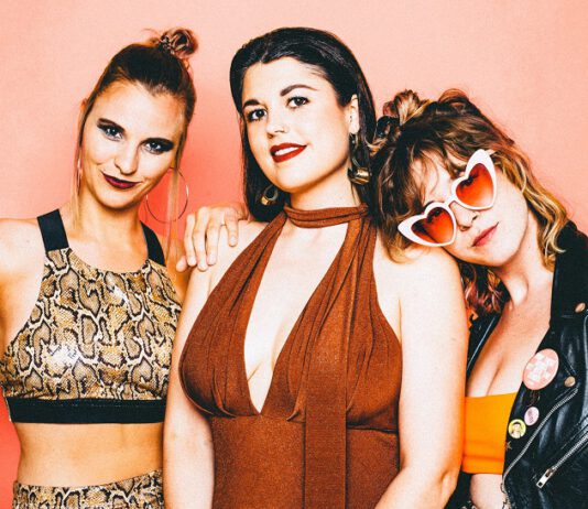 24/7 Diva Heaven präsentieren Live-Video 24/7 Diva Heaven