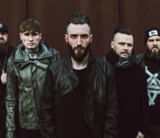 Caliban kündigen „Dystopia“-Tour für Ende des Jahres an Caliban