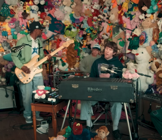 Turnstile spielen Tiny Desk (Home) Concert Turnstile Tiny Desk (Home) Concert