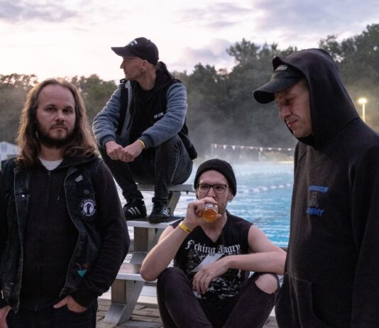 Alarmsignal widmen „Kompass & Chauffeur“ eigene Single