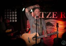 Matze Rossi mit Band und Jenobi live in Hannover Matze Rossi Béi Chéz Heinz Mai 2022