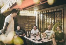 Zymt kündigen ihre erste Langspielplatte an Zymt