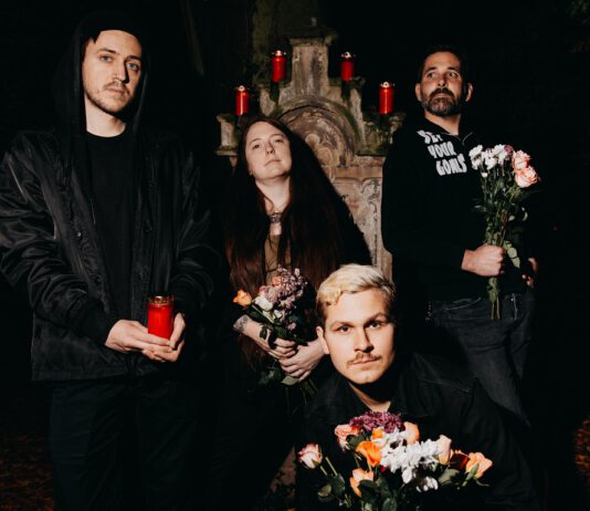 Between Bodies auf den Spuren zwischenmenschlicher Beziehungen Between Bodies