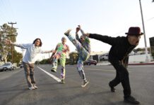 Red Hot Chili Peppers veröffentlichen „Tippa My Tongue“ Red Hot Chili Peppers_PhotoCredit_ClaraBalzary