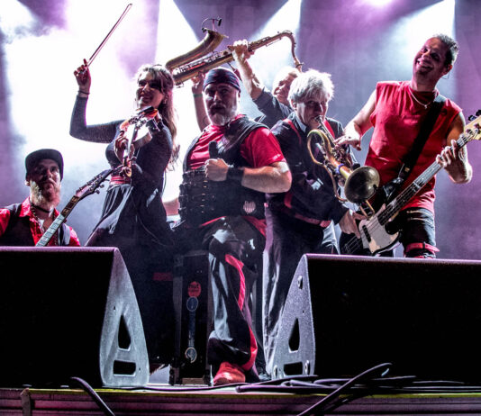 Russkaja lösen sich auf Russkaja