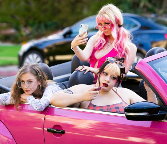 The Aquadolls präsentieren die Single „Beachy“ The Aquadolls