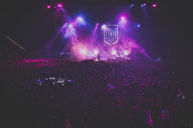 While She Sleeps gemeinsam mit Parkway Drive und Lorna Shore am 21. September 2022 in der Barclays Arena in Hamburg