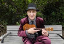 Blag Dahlia veröffentlicht das Album „Introducing Ralph Champagne“ Blag Dahlia veröffentlicht das Album "Introducing Ralph Champagne"