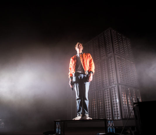 „Bye, Bye Kummer“: Doku zum Soloprojekt von Felix Kummer Kummer am 09.09.2022 live in der Swiss Life Hall in Hannover