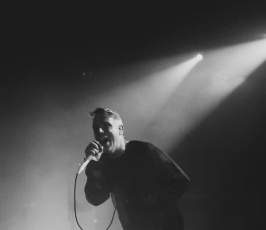 Nathan Gray and The Iron Roses, Clowns und Joe McMahon live in Hannover