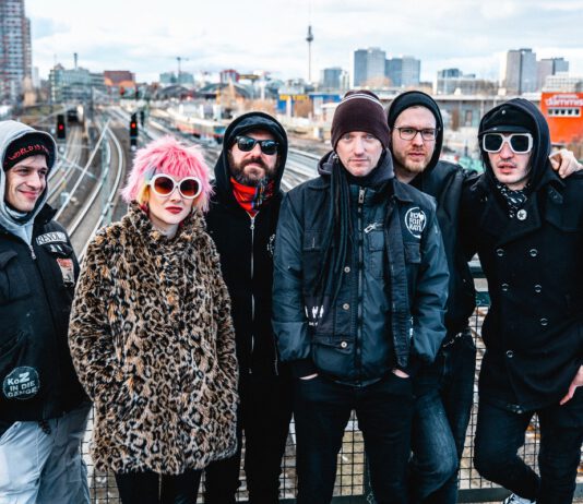 Alarmsignal: Neuer Song steht in den Startlöchern