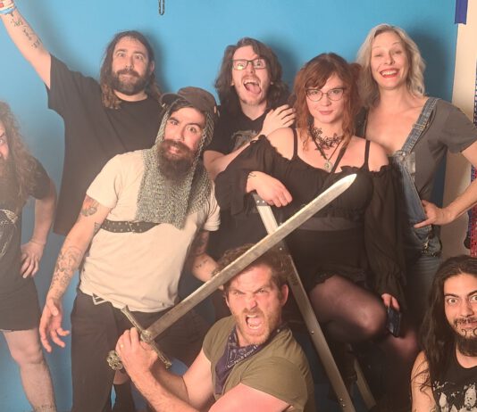 Escape From The Zoo stellen Musikvideo vor