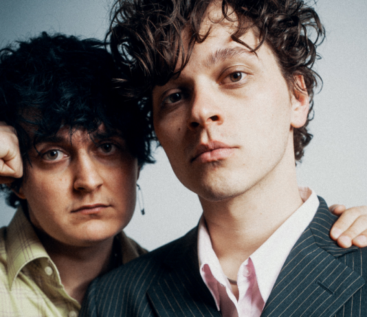 „A Glade Inside The Vines“: The Deadnotes veröffentlichen gemeinsamen Song mit Shitney Beers The Deadnotes 2023