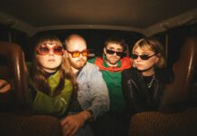 Girl Scout präsentieren den Song „Monster“ Girl Scout