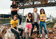 Clowns mit neuer Musik: „Bisexual Awakening“ Clowns