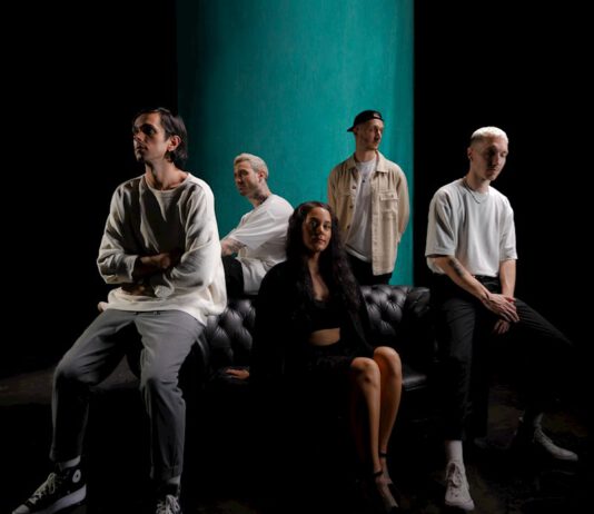 Novelists teilen neue Single „Mourning The Dawn“ Novelists 2023