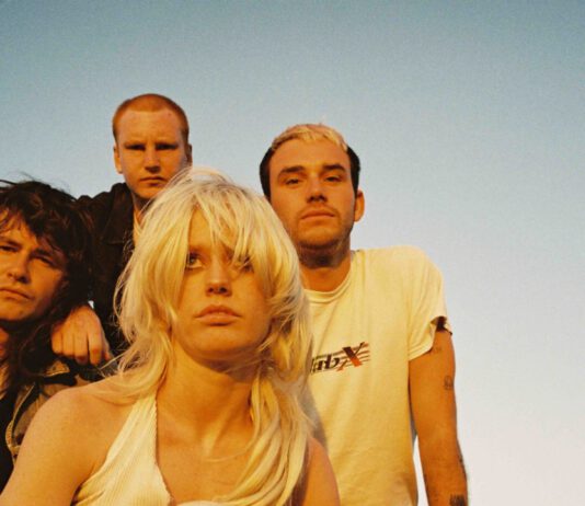 Neues Amyl and the Sniffers Album angekündigt