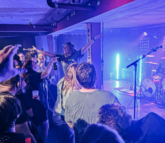 Press Club und DZ Deathrays live im Béi Chéz Heinz in Hannover Press Club Hannover