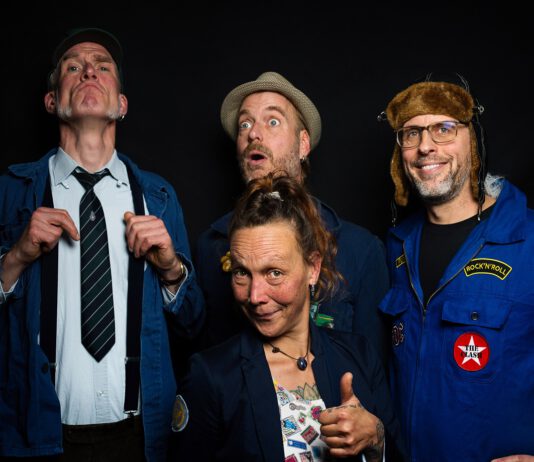 „Treckerfahrn! Rock + Roll! Antifa!“ – Egon & die Treckerfahrer übers Fährmannsfest