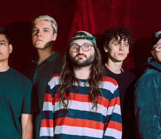 Hot Mulligan veröffentlichen neue Single „I Don’t Think It’s the Right Time for Emojis“ – EU-/UK-Tour startet morgen HOT MULLIGAN