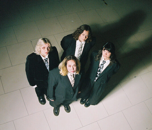 Grandmas House zünden „DOG“ – UK-Post-Punk-Sensation startet Deutschlandtour