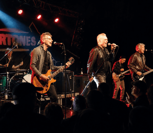 The Undertones und No Berlin in Hannover, Faust