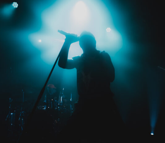 Periphery live in Hamburg