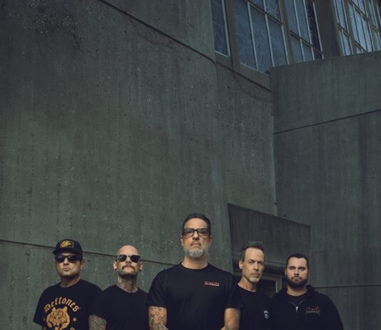 Strung Out und The Corps in Hannover, Bei Chez Heinz