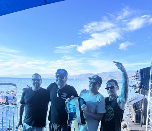 Chuck Robertson meldet sich mit den Aloha Caddies zurück