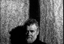Tribut an Shane MacGowan: Glen Hansards Interpretation von „Bottle of Smoke“ veröffentlicht Tribut an Shane MacGowan: Glen Hansards Interpretation von „Bottle of Smoke“ veröffentlicht
